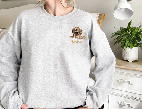 Golden Retriever Dog Embroidery Sweatshirt | Personalized Dog sweater Embroidery / Golden Retriever Shirts / Add Your Dog Name / Dog Mom Tee